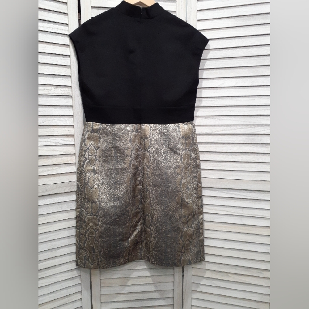 Isda and Co Two Tone Black and Snake Print Sleeve less V-Neck Midi Dress - Picture 2 of 7